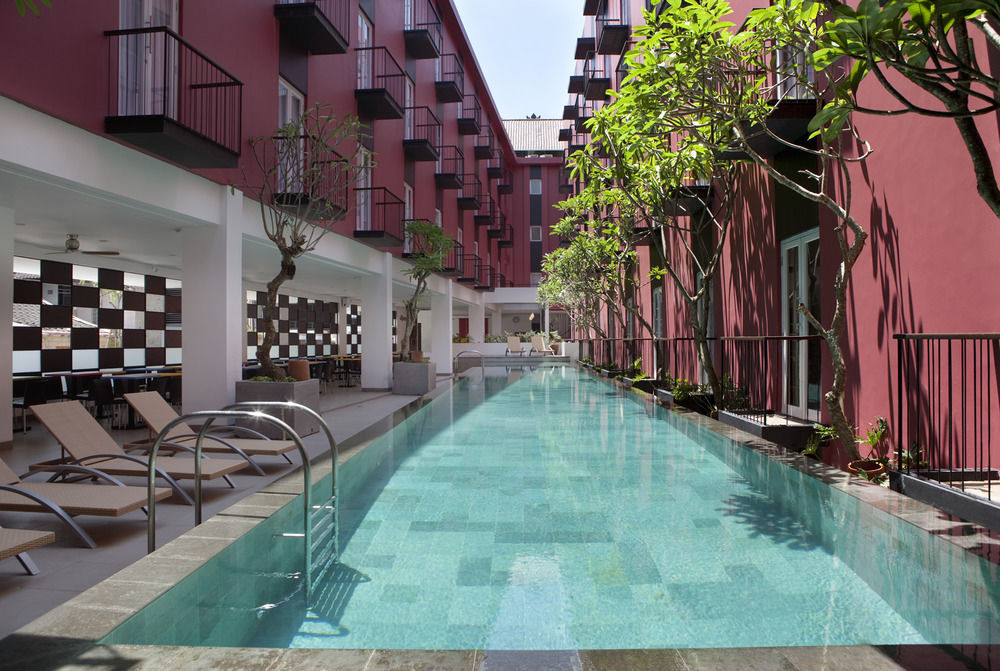 Kampi Hotel Legian Екстер'єр фото